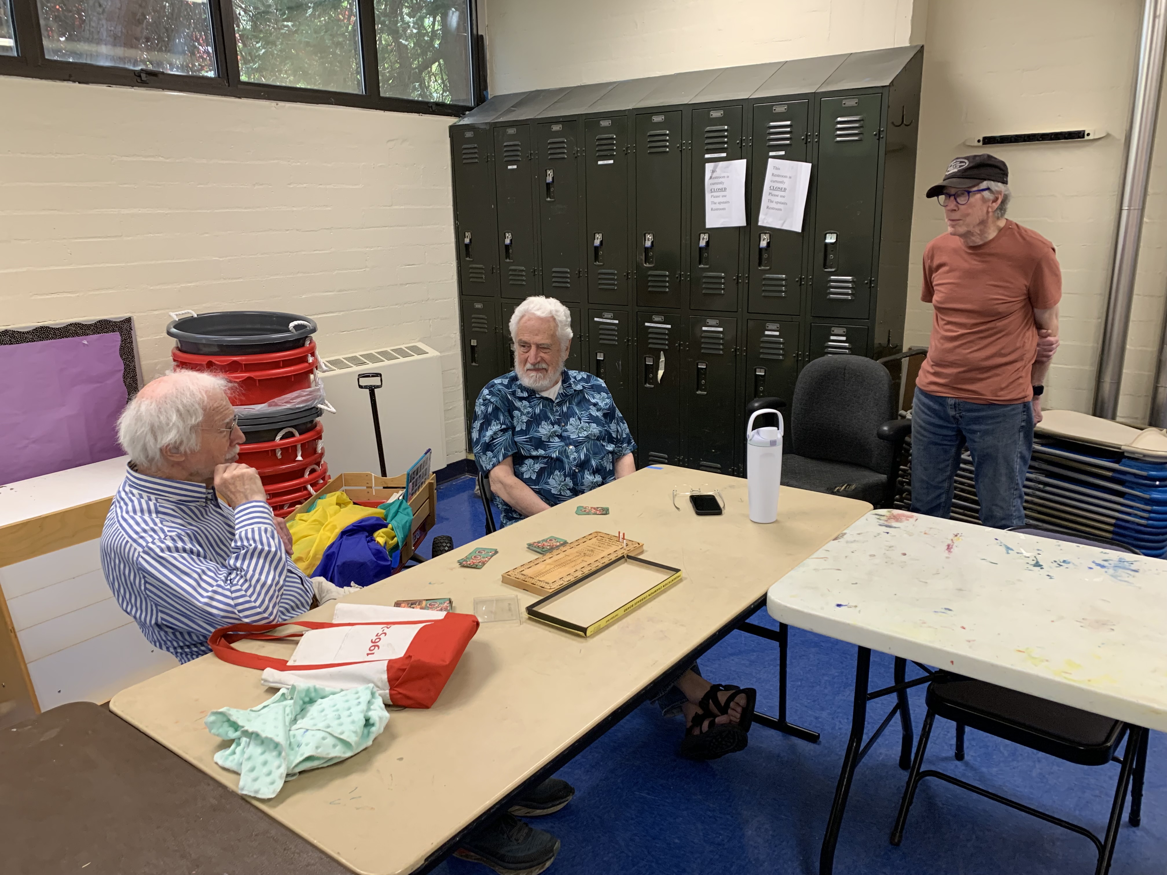 men playing cribbage