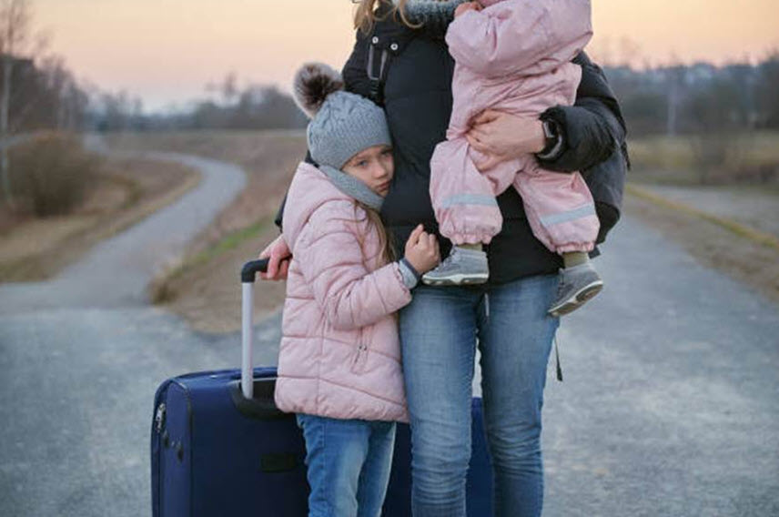 refugee mother with children